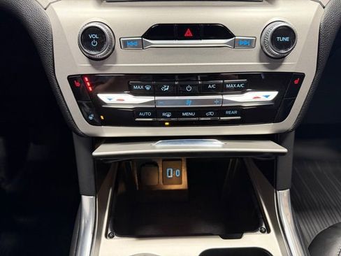 Used 2023 Ford Explorer XLT w/ Equipment Group 202A image 32