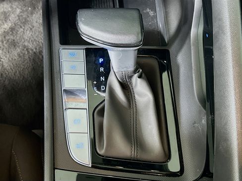 Used 2025 Hyundai Elantra SEL image 25