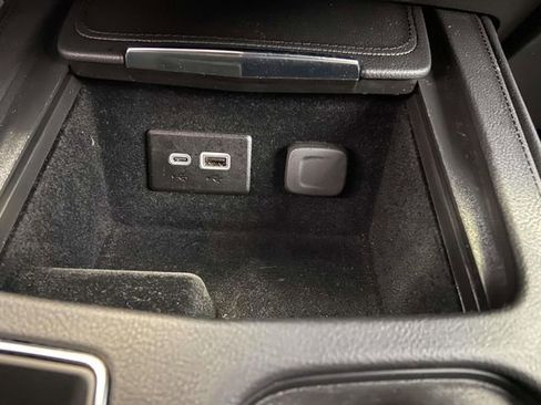 Used 2025 Cadillac XT4 Premium Luxury image 23