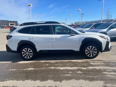 Certified 2025 Subaru Outback Premium image 8