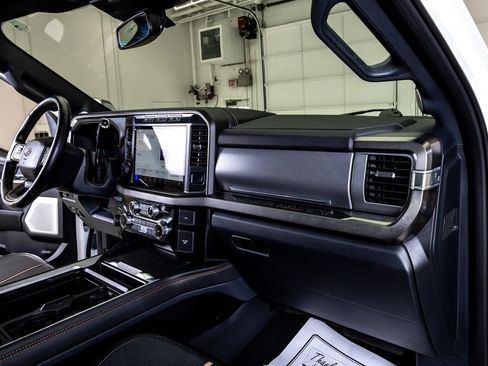 Used 2024 Ford F250 Platinum AWD/4WD image 7
