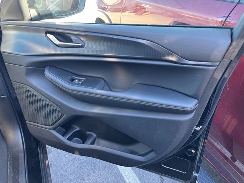 New 2025 Jeep Grand Cherokee Laredo X image 7