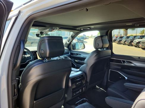 New 2026 Jeep Grand Wagoneer Limited AWD/4WD image 20