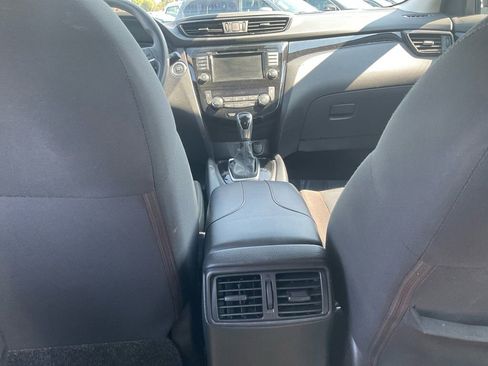 Used 2020 Nissan Rogue Sport SV image 30