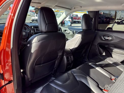 Used 2021 Jeep Cherokee Latitude Plus image 13