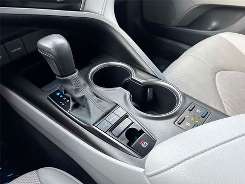 Used 2023 Toyota Camry XSE image 18