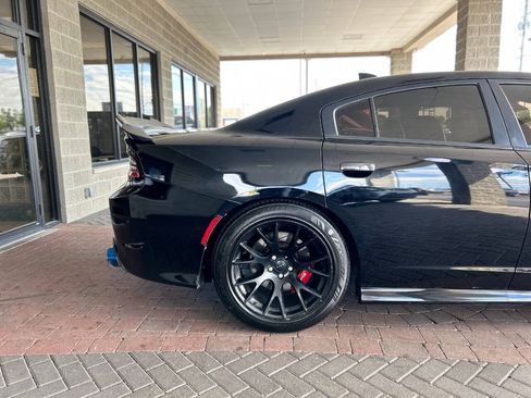 Used 2018 Dodge Charger R/T Scat Pack RWD image 17