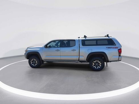 Certified 2018 Toyota Tacoma TRD Off-Road w/ TRD Premium Off Road Package AWD/4WD image 5