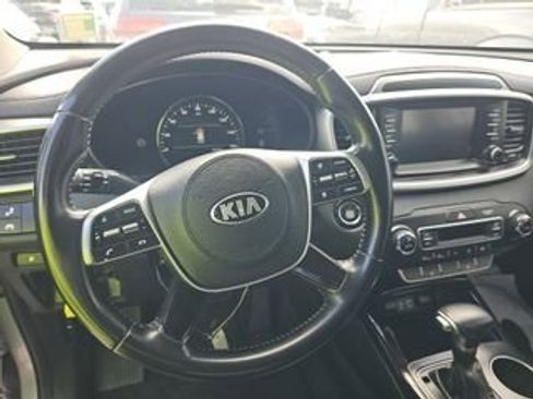 Used 2019 Kia Sorento EX image 7