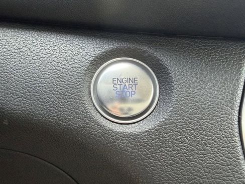 Used 2020 Hyundai Santa Fe SEL w/ Convenience Package image 19