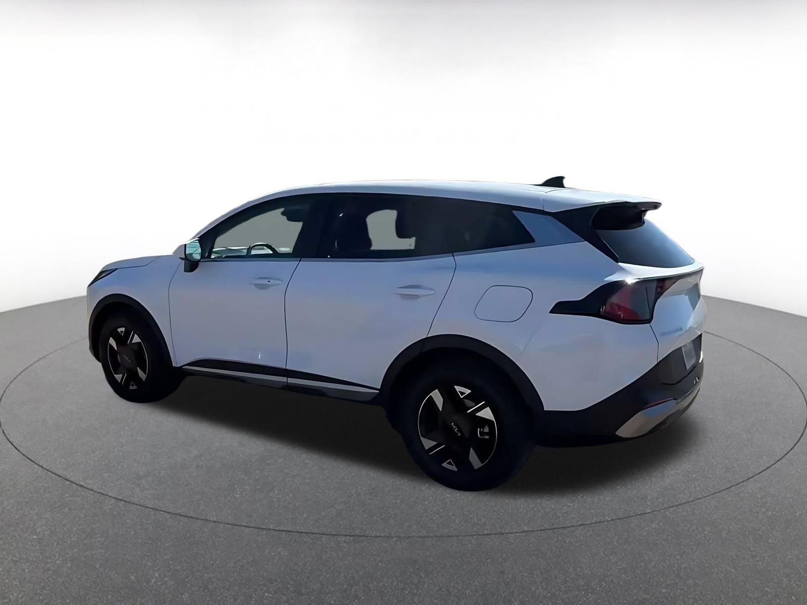 Used 2026 Kia Sportage LX FWD image 9