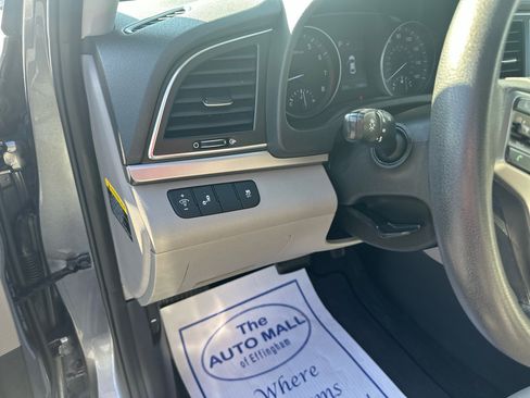 Used 2018 Hyundai Elantra SEL image 11