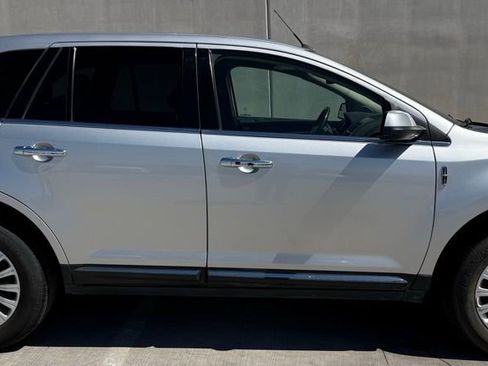 Used 2014 Lincoln MKX FWD image 6