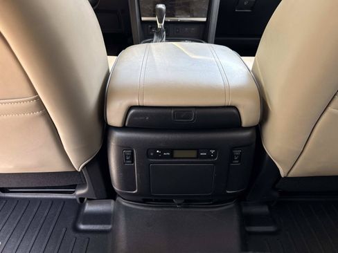 Used 2022 Nissan Armada Platinum w/ Captain's Chairs Package RWD image 19