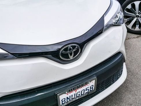 Used 2020 Toyota C-HR LE FWD image 4