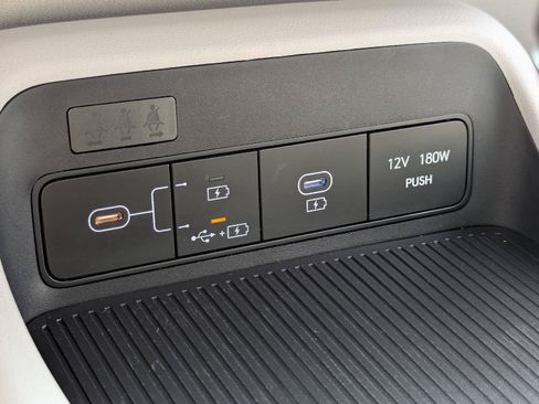 Used 2025 Hyundai Kona SEL AWD/4WD image 20