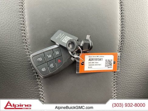 Used 2025 GMC Yukon Denali image 20