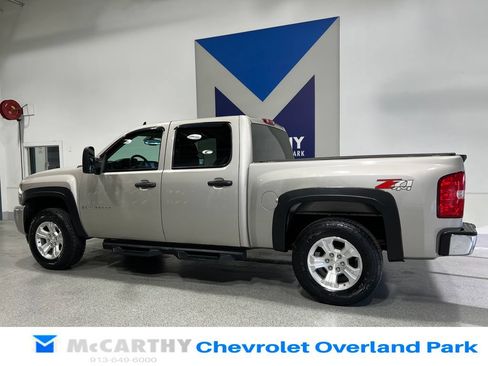 Used 2007 Chevrolet Silverado 1500 LT w/ 1LT Convenience Package AWD/4WD image 8