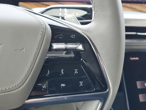 Used 2025 Cadillac Escalade ESV Sport Platinum image 34