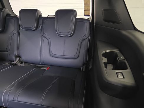 New 2026 INFINITI QX80 4WD image 28