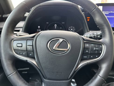 Used 2025 Lexus UX 300h 300h Premium image 26