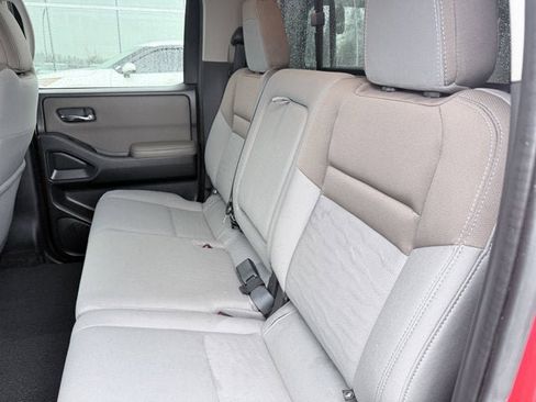 Certified 2022 Nissan Frontier SV image 19