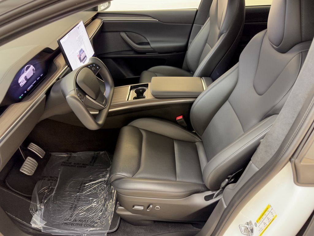 Used 2023 Tesla Model X AWD/4WD image 5