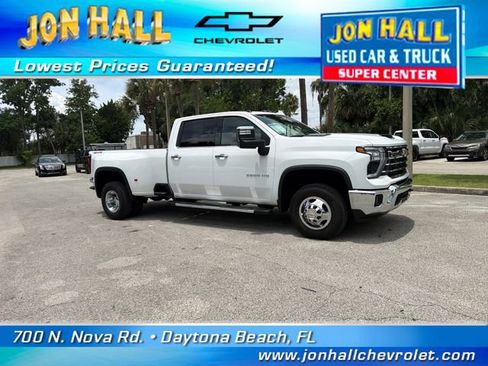 Used 2025 Chevrolet Silverado 3500 LTZ w/ LTZ Convenience Package AWD/4WD image 18