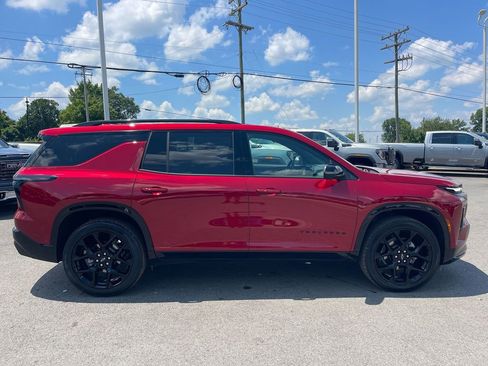 Used 2024 Chevrolet Traverse RS w/ LPO, Floor Liner Package image 6