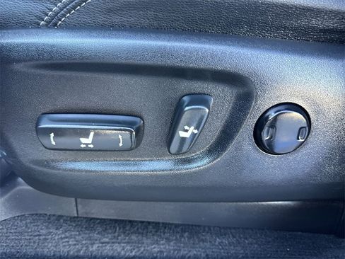 Used 2014 Toyota 4Runner SR5 image 12