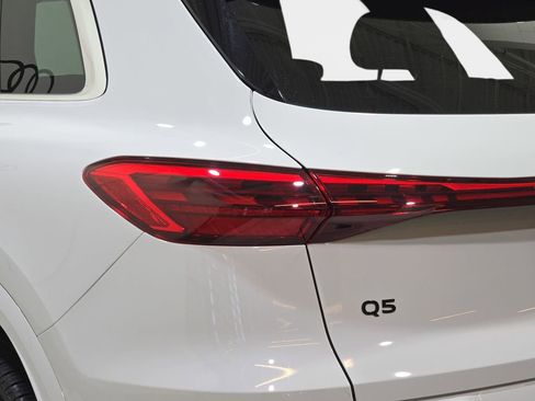 Certified 2025 Audi Q5 Premium w/ Convenience Package AWD/4WD image 35