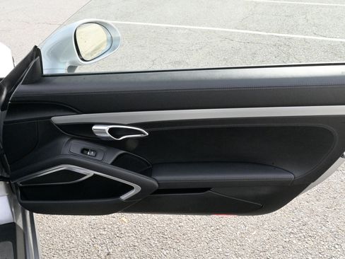 Used 2017 Porsche 911 Carrera 4S image 39