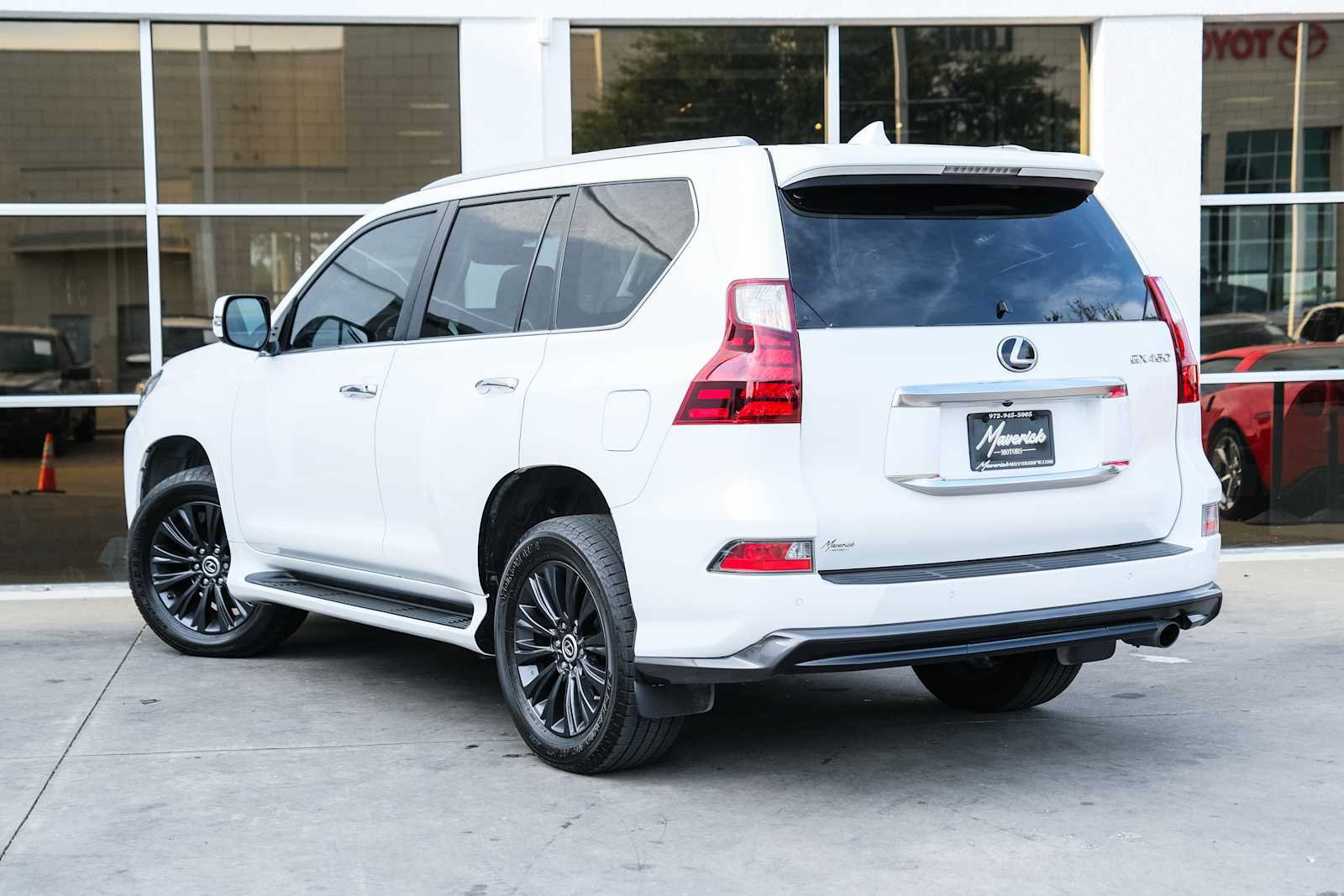 Used 2022 Lexus GX 460 Luxury w/ Sport Design Package AWD/4WD image 13