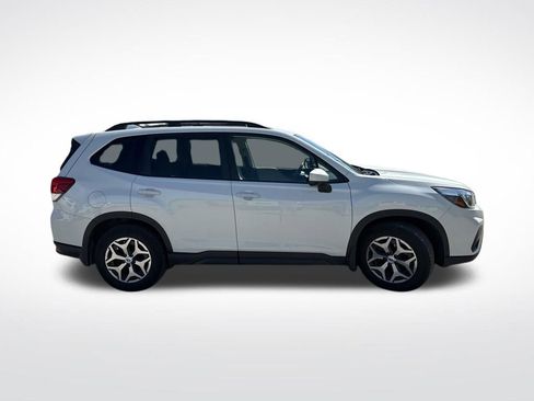 Used 2020 Subaru Forester Premium AWD/4WD image 5