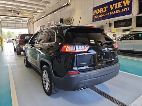 Used 2019 Jeep Cherokee Latitude Plus w/ Comfort/Convenience Group AWD/4WD image 9