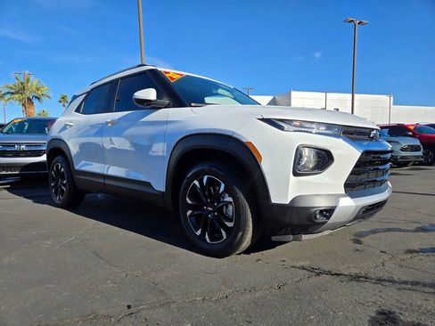 Used 2021 Chevrolet TrailBlazer LT image 1