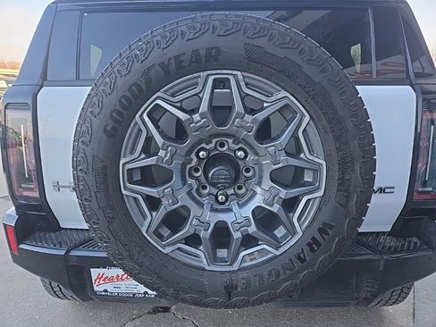 Used 2025 GMC Hummer EV 3X image 26