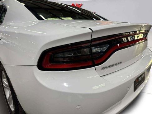 Used 2020 Dodge Charger SXT w/ Leather Interior Group RWD image 23