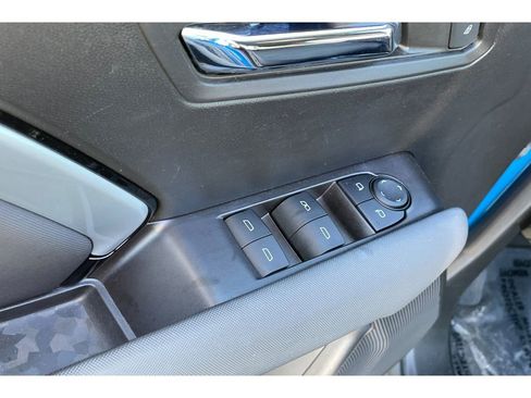 Used 2024 Chevrolet Colorado Z71 w/ Z71 Convenience Package 2 image 11