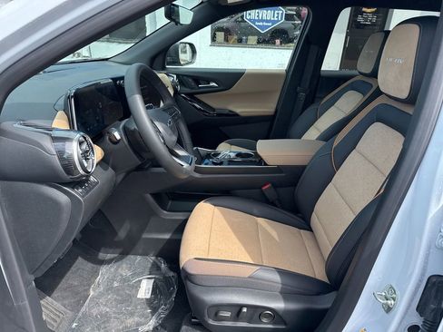 New 2026 Chevrolet Equinox ACTIV w/ Convenience Package III AWD/4WD image 16