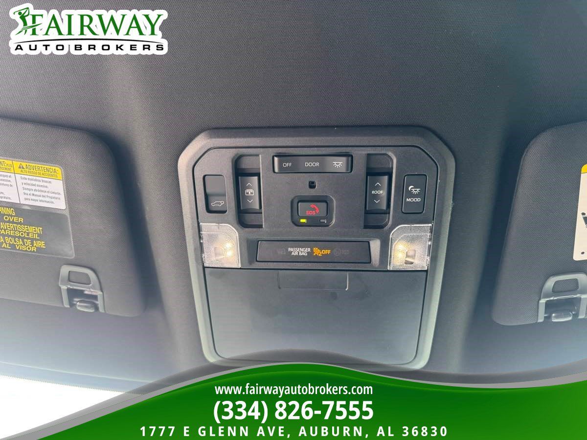 Used 2025 Toyota Sequoia Platinum AWD/4WD image 26