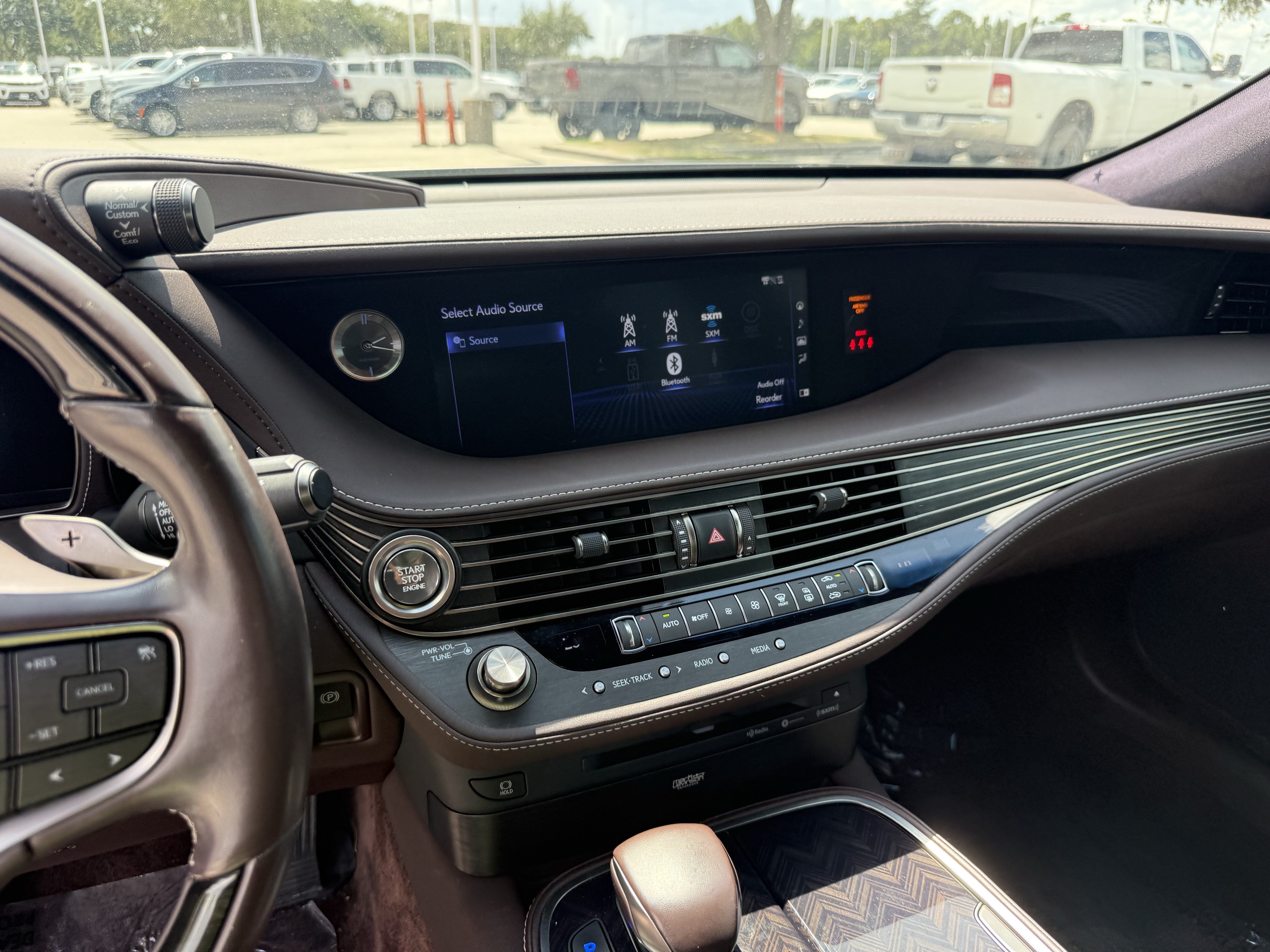 Used 2020 Lexus LS 500 w/ Interior Upgrade Package RWD image 19
