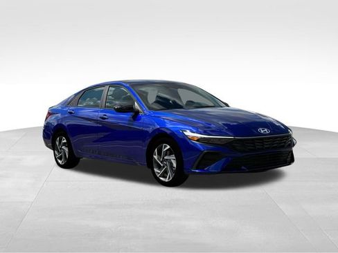 New 2025 Hyundai Elantra Sport image 11