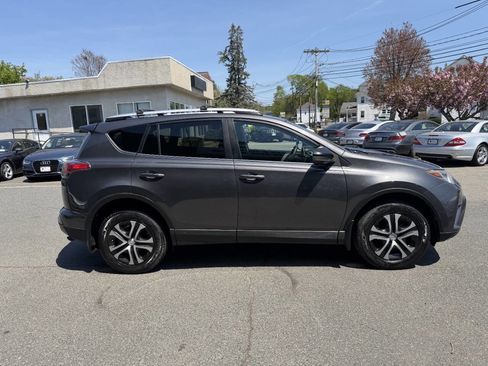 Used 2016 Toyota RAV4 LE AWD/4WD image 9