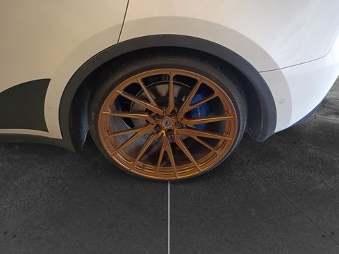 Used 2020 Tesla Model Y Performance AWD/4WD image 9