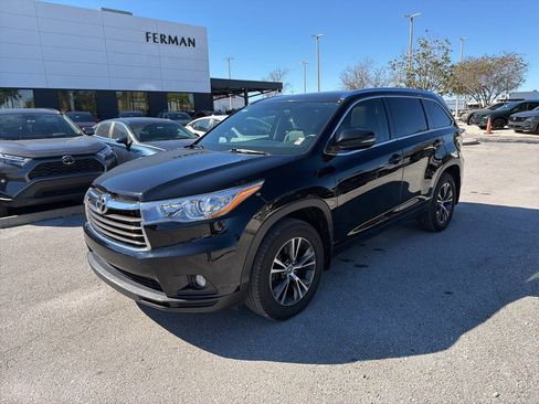 Used 2016 Toyota Highlander XLE image 1