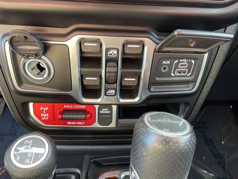 Used 2022 Jeep Gladiator Mojave AWD/4WD image 20