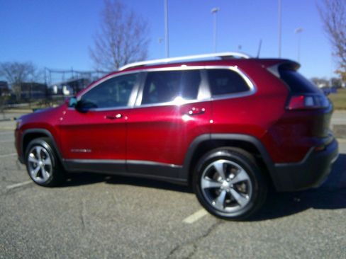 Used 2020 Jeep Cherokee Limited image 35