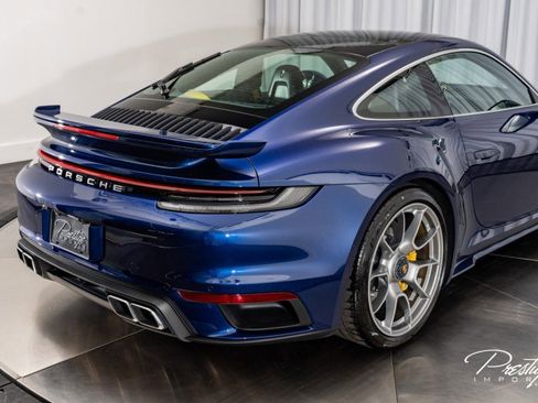 Used 2022 Porsche 911 Turbo image 17