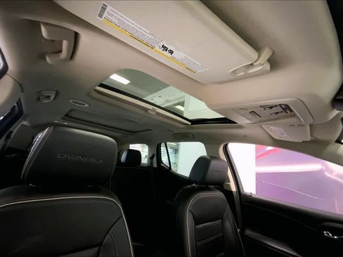 Used 2022 GMC Acadia Denali w/ Denali Ultimate Package image 27